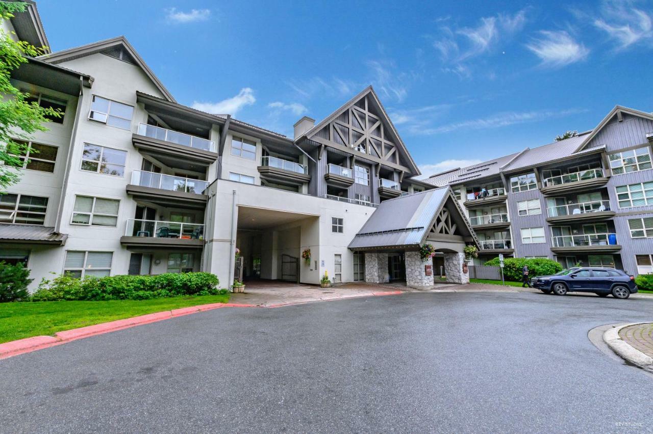 The Best Ski-In/Ski-Out At The Aspens Whistler Exterior foto